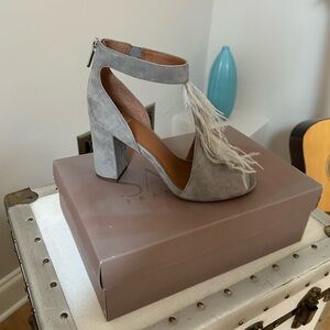 Franco Sarto Gray Suede Heels with Feather Accent. Size 6. New in box.